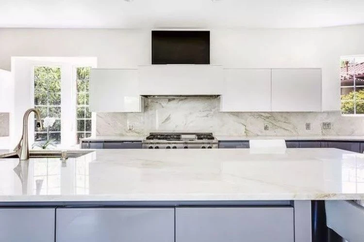 White color Quartz Countertop